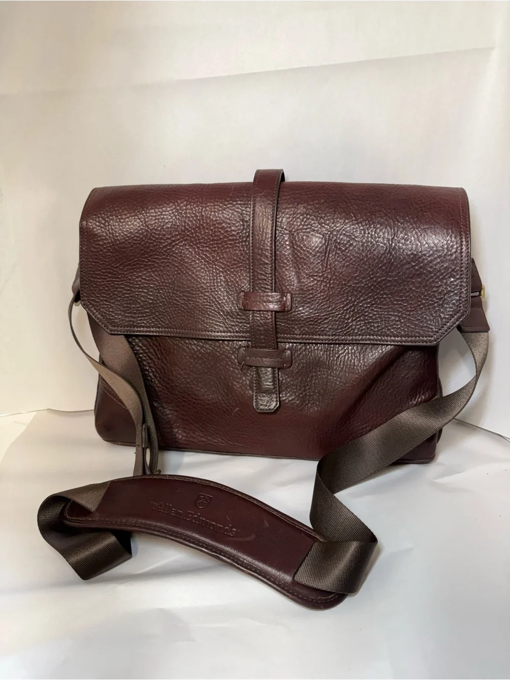Allen Edmonds Dark Brown Grained Leather Messenger Bag